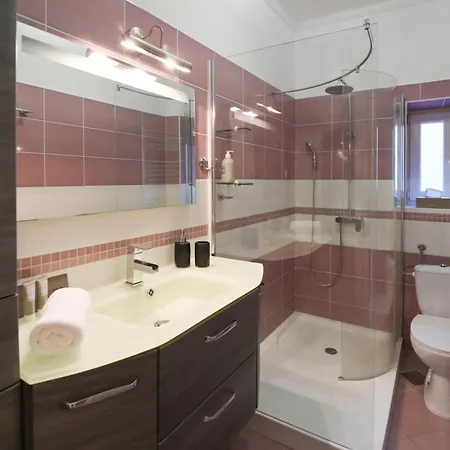 Lera With Private Parking, 150m From Sea *